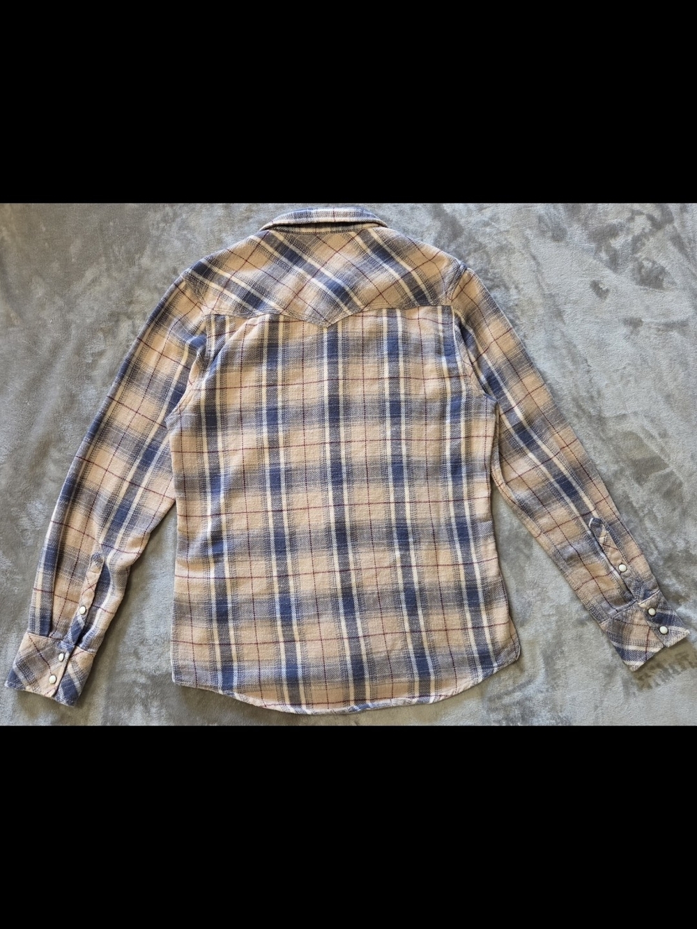 BKE - Woen's Plaid Button-Down Shirt in Beige & Blue with Pearl Buttons - Picture 2 of 4